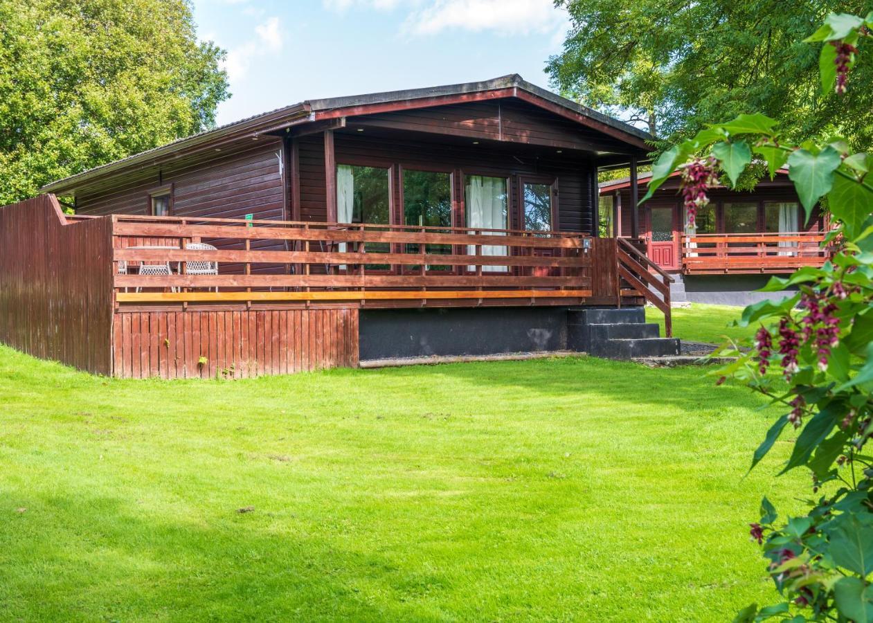 Bluebell Lodge 4 With Hot Tub Newton Stewart Exterior photo